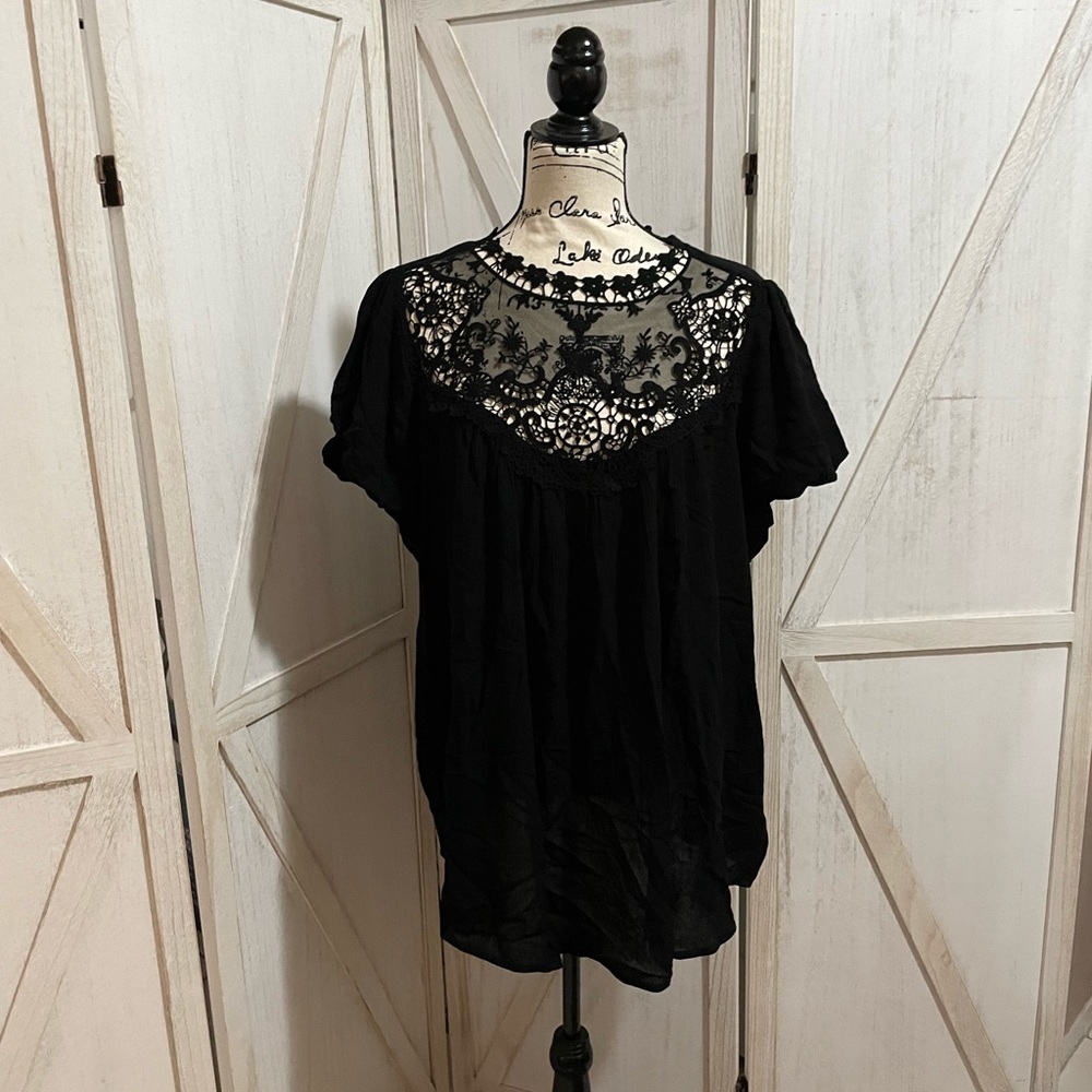 NWT Torrid Lace accent blouse size 2X